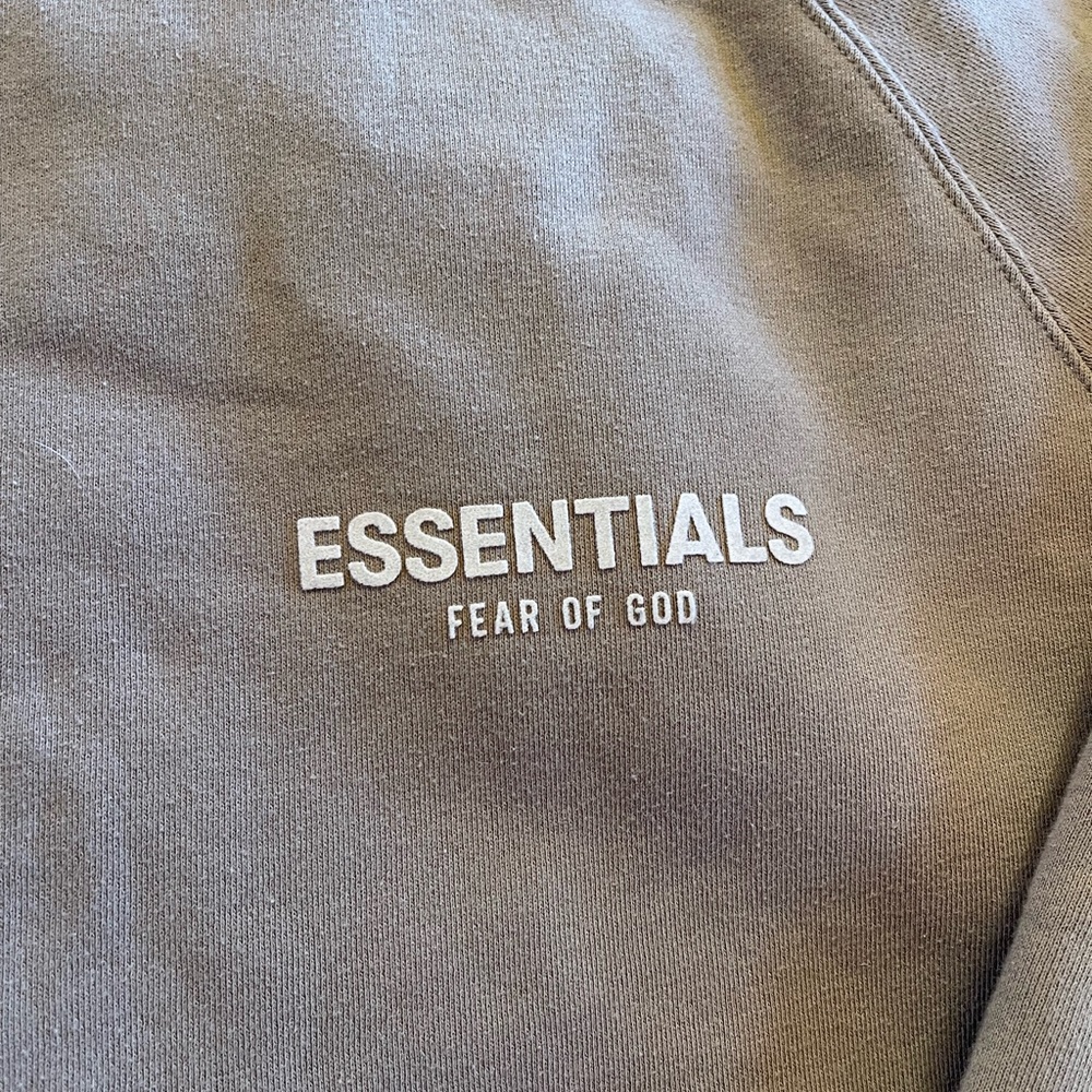 Essentials Sweatshirt - Picture 2 of 5